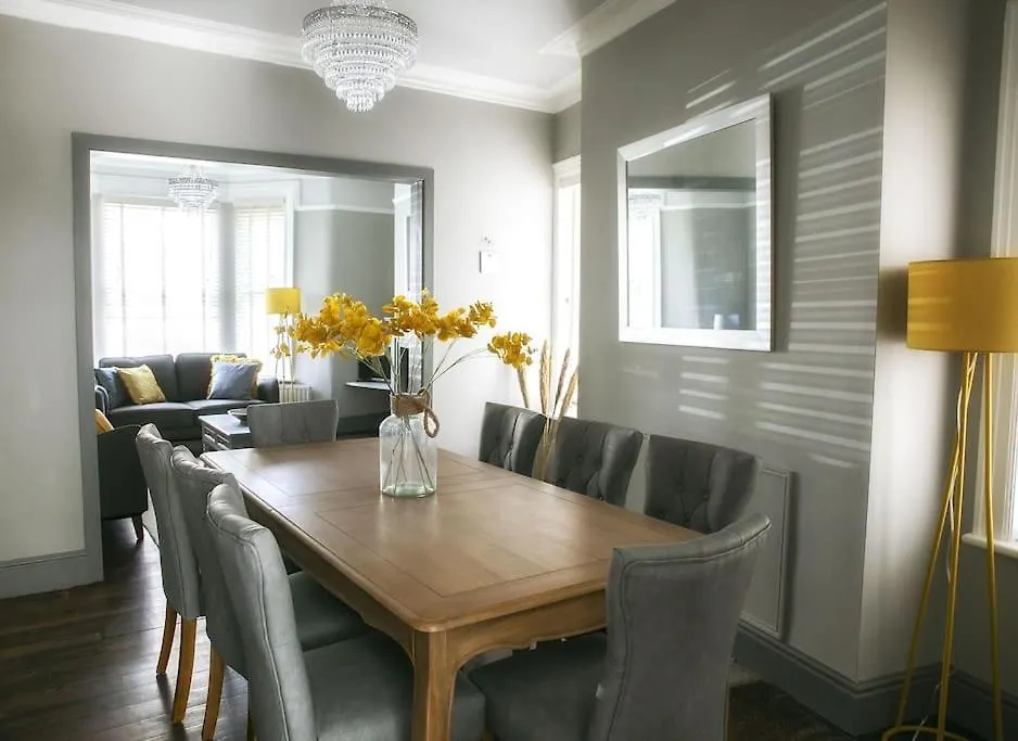 فيلا St Magnus House, Fabulous Harrogate Town House بيت للعطل
